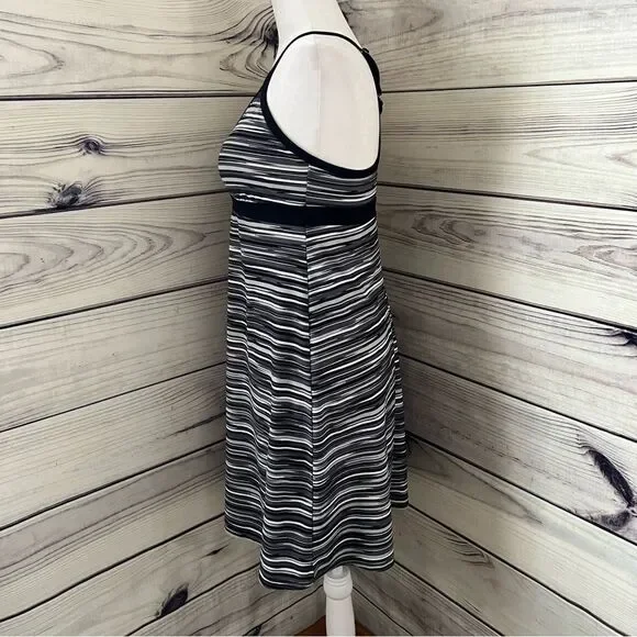ATHLETA Shorebreak Black & Grey Athletic Swim & Beach Dress - Picture 4 of 8